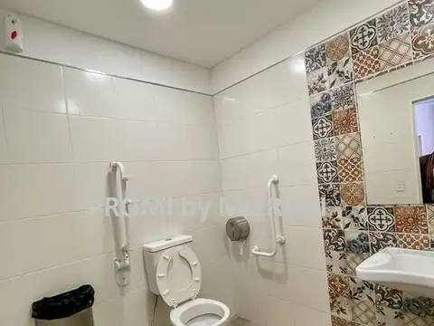Local en Venta 60 años