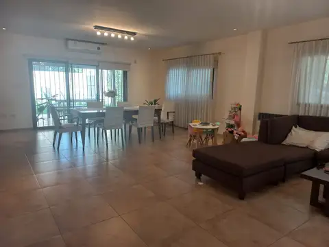 Casa en Venta en General las Heras, USD 180.000