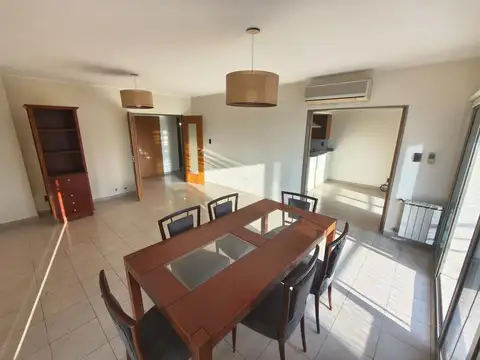 Departamento en Alquiler de 8 ambientes