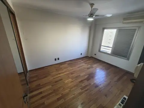 Departamento en Alquiler de 4 dormitorios