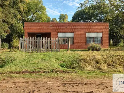 Casa sobre Gran Fracción de 3821m² - Ideal Loteo o Destino Comercial/Campo