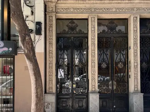 RETASADO  VENTA CASA INTERNA EN PLENO PASEO DEL SIGLO