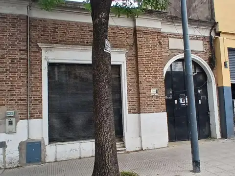 Galpon en Venta en Flores, USD 180.000