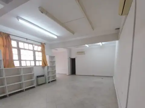 Oficina 4 ambientes con 1 baño