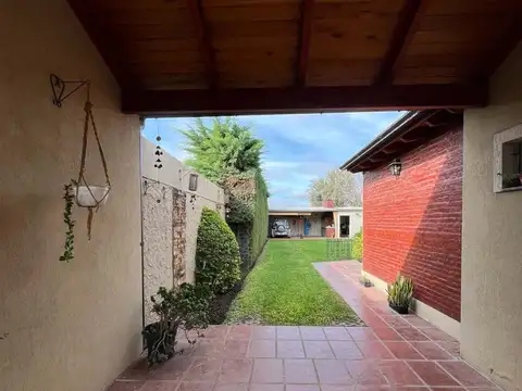 Casa 6 ambientes con 1 baño