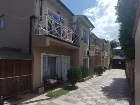Depto Tipo Casa en Alquiler de 2 dormitorios