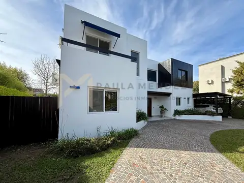 Casa Chalet  en Venta en San Isidro Labrador, Villanueva, Tigre