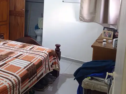 CASA AL FRENTE UN DORMITORIO GRANADERO BAIGORRIA MITRE 700 BARRIO SAN MIGUEL