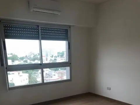 SEMIPISOS DE 2 Y 3 AMBIENTES , COCHERAS , MEDIA CUADRA DE PLAZA LOS ANDES , PREVENTA