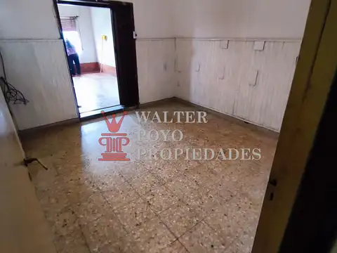 Casa de 2 Ambientes con Garaje, Departamento anexo y Fondo libre. Oportunidad en Villa Domínico