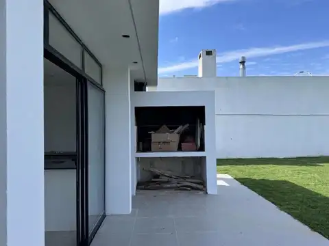 Casa en Venta en City Bell, USD 160.000