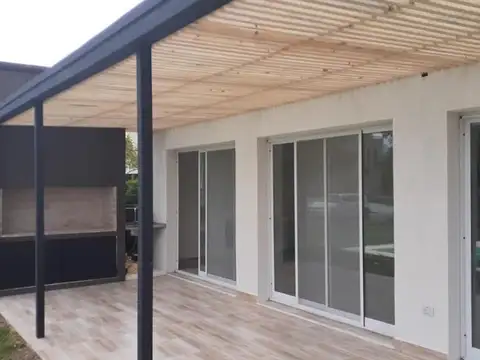 Casa en Alquiler en El Canton, USD 1.600