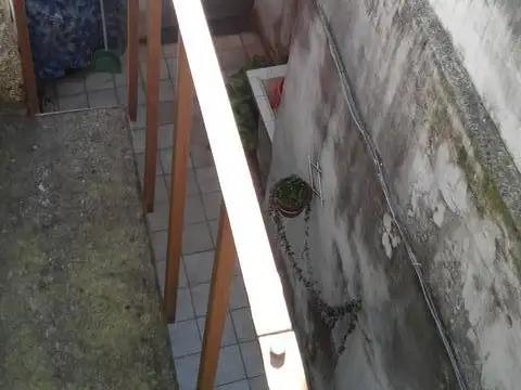 Casa 2 ambientes con 1 baño