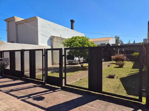 CASA VENTA 3 DORM +PILETA  Oportunidad 