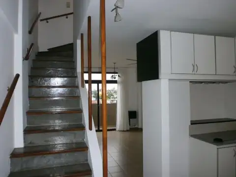 Calle 33 1300, Piso 4