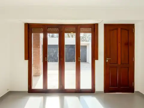 Depto Tipo Casa 6 ambientes con 1 baño