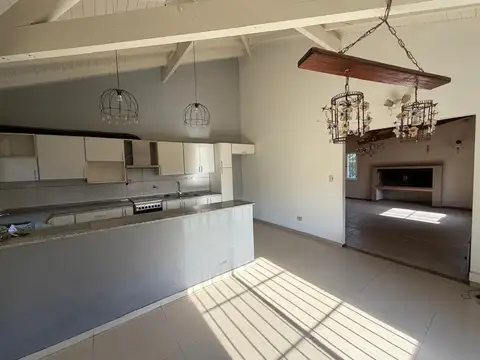 Casa en Alquiler en La Lonja, USD 1.200