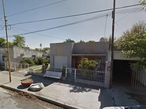 11 de septiembre e/ Maipú y Hipólito Irigoyen