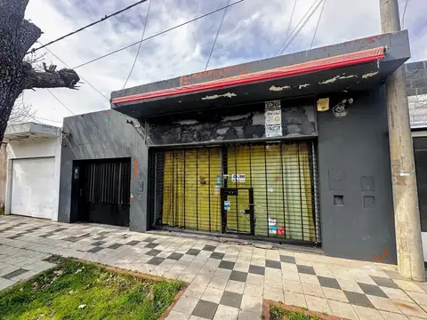 VENTA - LOCAL COMERCIAL Y CASA - PATIO Y QUINCHO