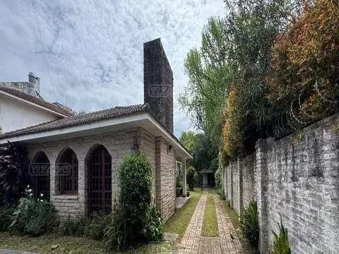 Casa en Venta con 7 cocheras