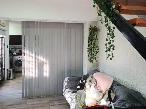 Casa Interna de 2 plantas, 3 dormitorios.