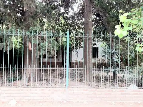 LOTE CON CASA A REFACCIONAR