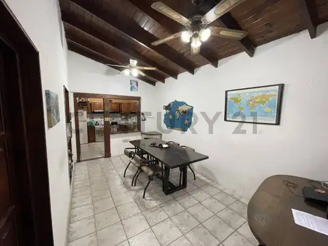 Cerrito 1300, Piso 0