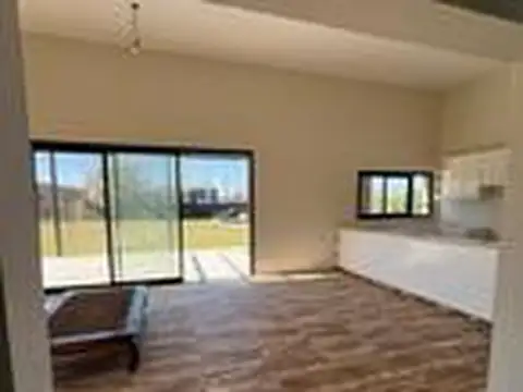 Casa en Venta en Roldan, USD 160.000