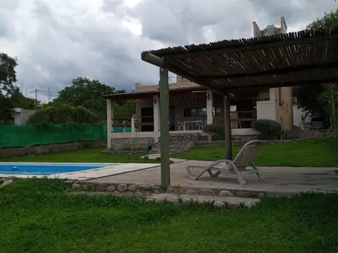 Casa 5 ambientes con 3 baños