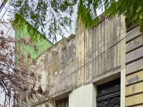 IMPORTANTE CASA CON PATIO Y TERRAZA