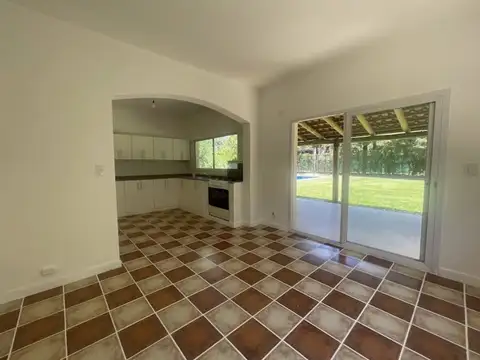 Casa en Venta con 4 cocheras