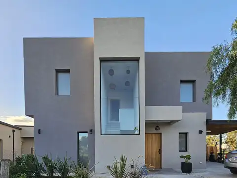 Casa en Santa Emilia Pilar del Este venta 4 ambientes