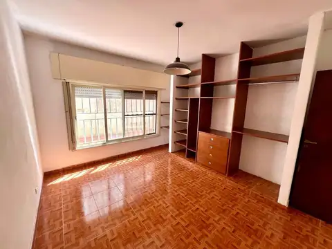 Depto Tipo Casa 5 ambientes con 2 baños