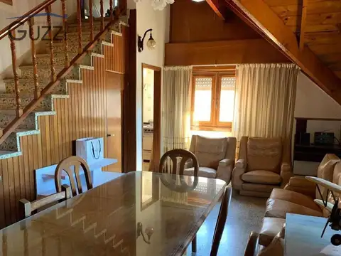 Casa 8 ambientes con 3 baños