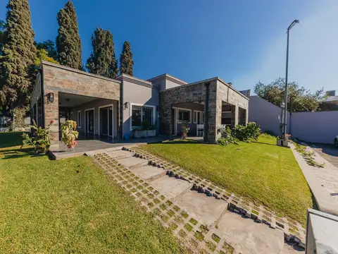 VENTA CASA 4 AMBIENTES + DEPENDENCIA DON TORCUATO