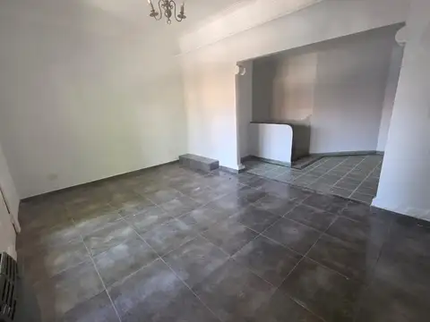 Depto Tipo Casa en Alquiler de 3 ambientes