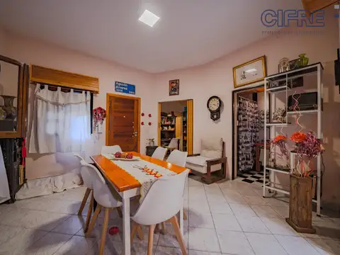 Casa 4 ambientes con 2 baños