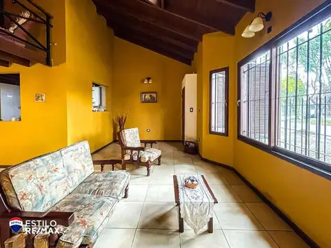 Casa 3 ambientes con 2 baños