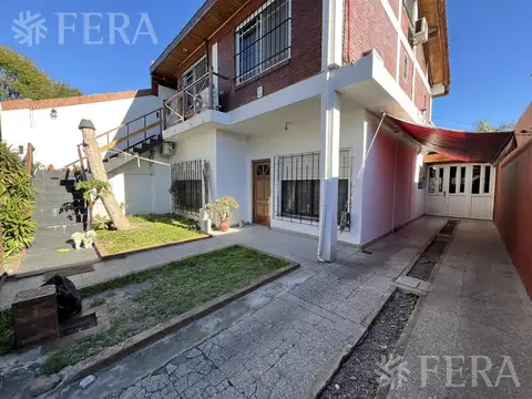 Casa 7 ambientes con 3 baños
