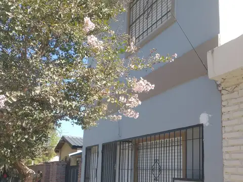 Casa PH 3 Ambientes en Alquiler - Castelar Sur
