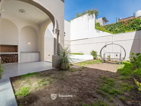 Casa 5 ambientes con 3 baños