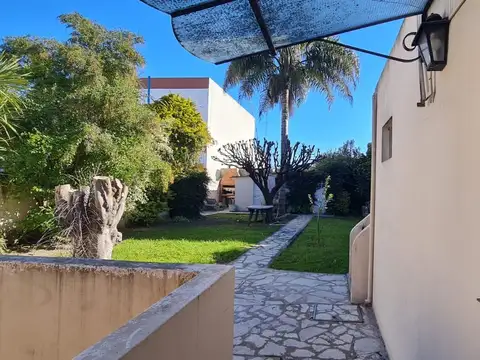 Casa   BARRIO MARINA V.LUZURIAGA ECXELENTE CASA TIPO CHALET.
