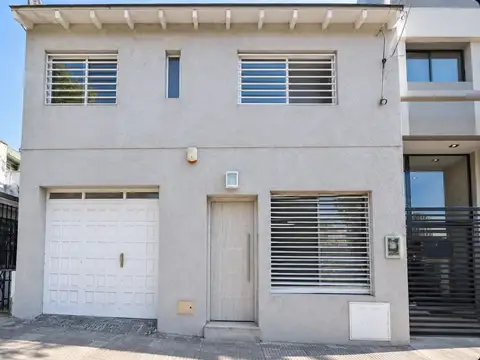 VENTA CASA 4 AMB c/COCHERA, PATIO y TERRAZA  HAEDO