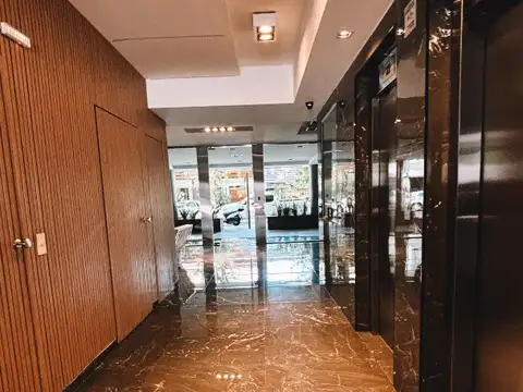Dante 100, Piso 1
