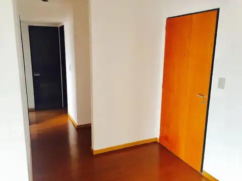 Int Casares 2700, Piso 2