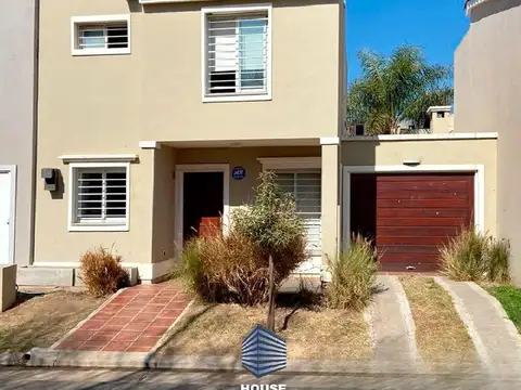 CASA DE 2 DORMITORIOS EN VENTA EN BARRIO SOLARES DE SANTA MARIA 2