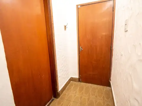 Casa 6 ambientes con 2 baños