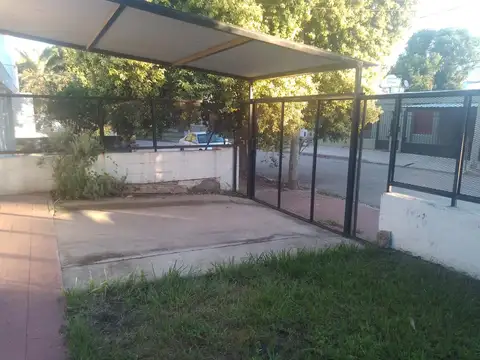 VENTA CASA Tres dormitorios Barrio parque don bosco