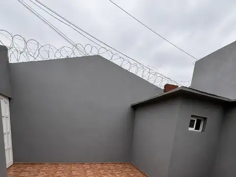 Depto Tipo Casa 3 ambientes con 2 baños
