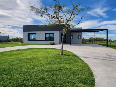Casa 5 ambientes con 2 baños
